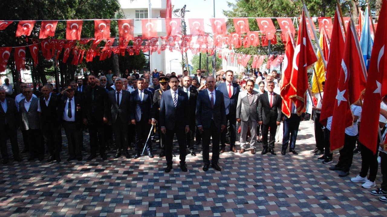 30 Ağustos'ta şehit kabrine ziyaret: Bala Kaymakamı takdir topladı