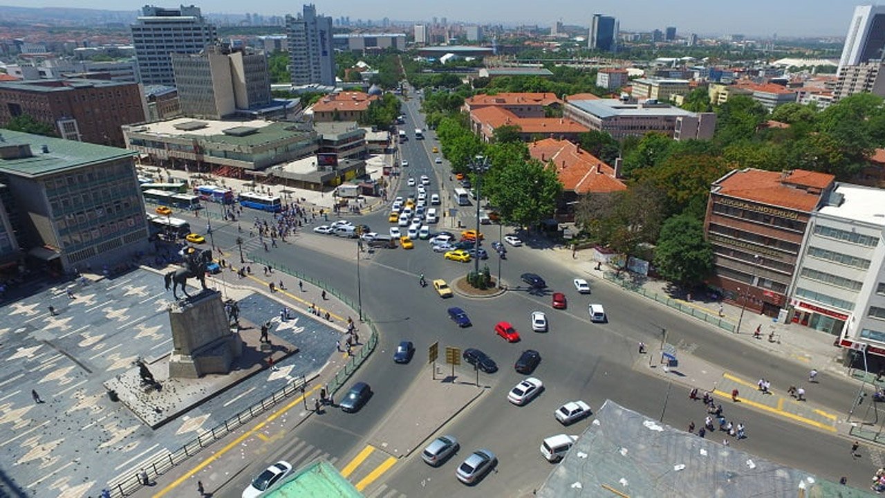 Ankara'nın ünlü caddesi için 'trafiğe kapatılsın' önerisi