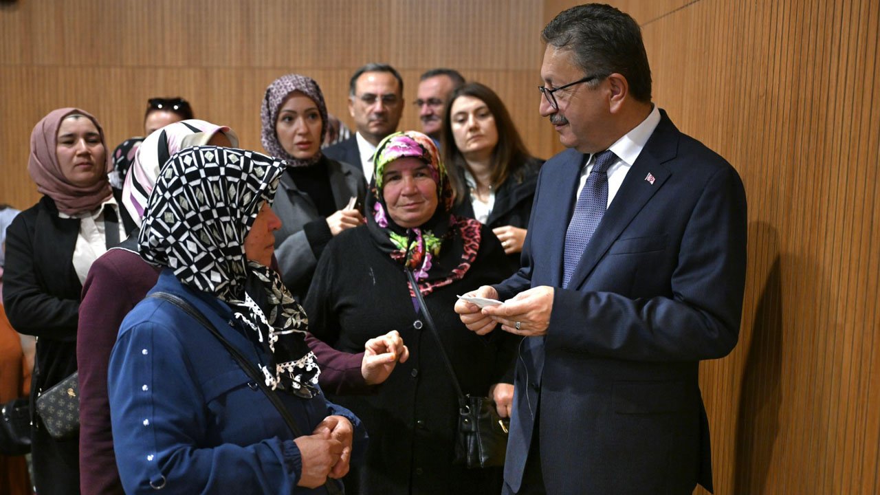 Altındağ Belediye Başkanı Tiryaki, ilçedeki kadınlarla buluştu