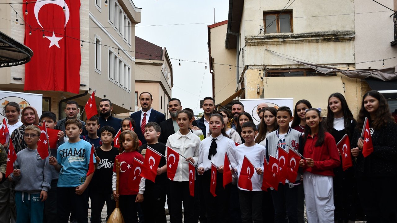 Üsküp Eski Çarşı’da Cumhuriyet coşkusu