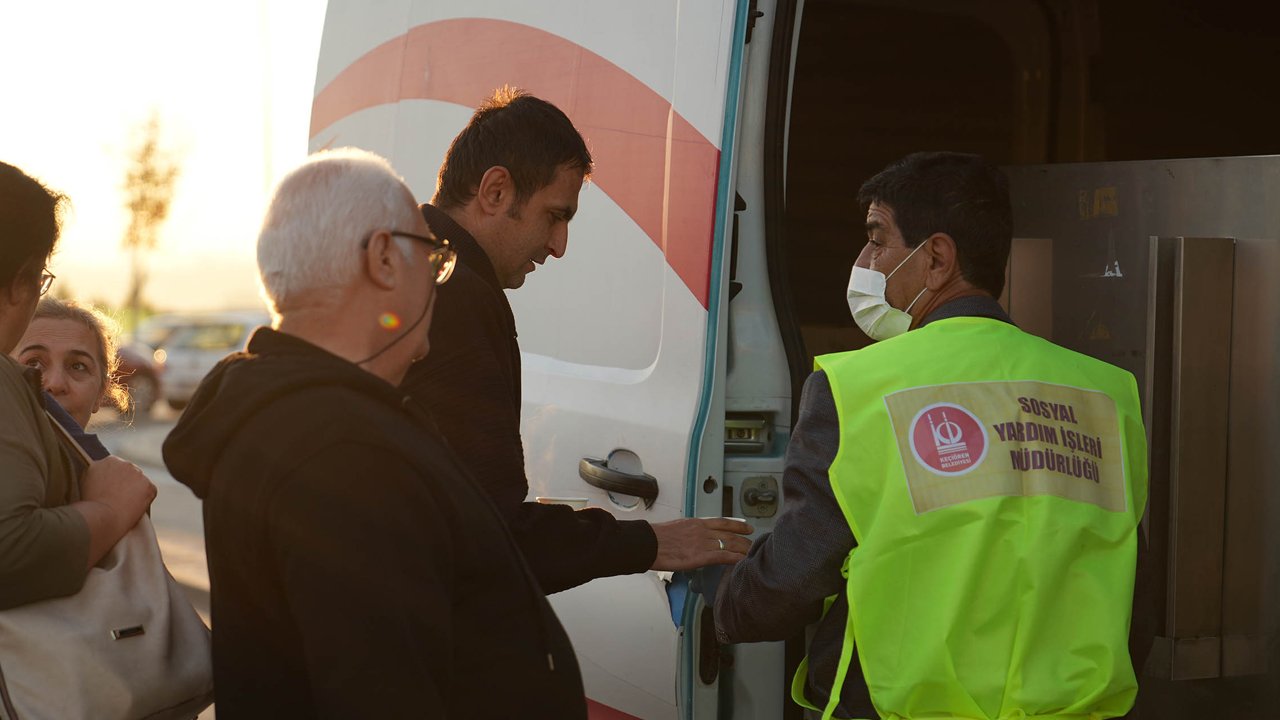 Çorba ikramı yapan belediyeler kervanına Keçiören de katıldı