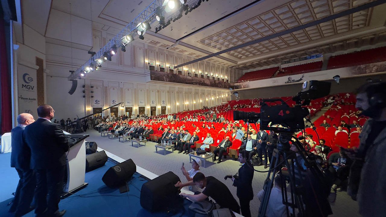 SP lideri Karamollaoğlu boş salona konuştu, fatura AGD Başkanı’na kesildi