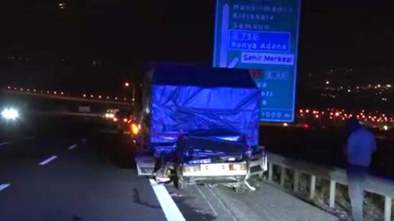 Ankara’da tıra çarpan sürücü hayatını kaybetti