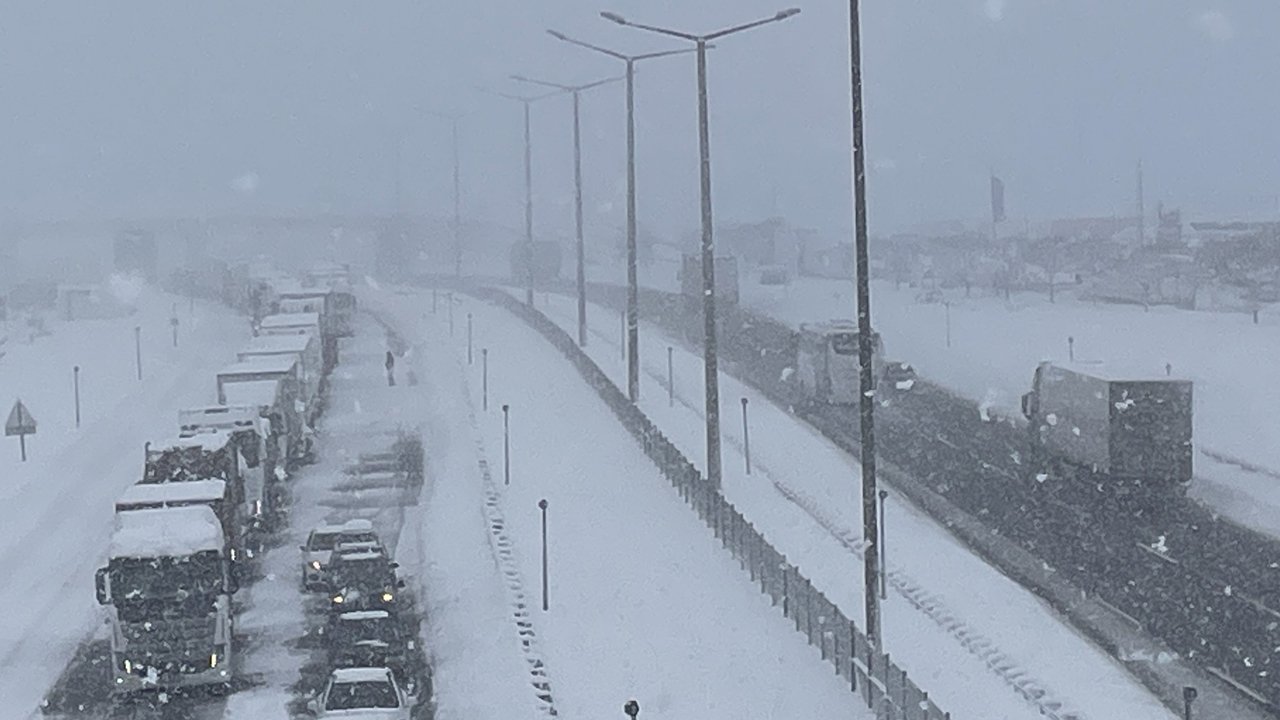 Ankara’da kış etkisini gösteriyor: Kar yağışı uyarısı