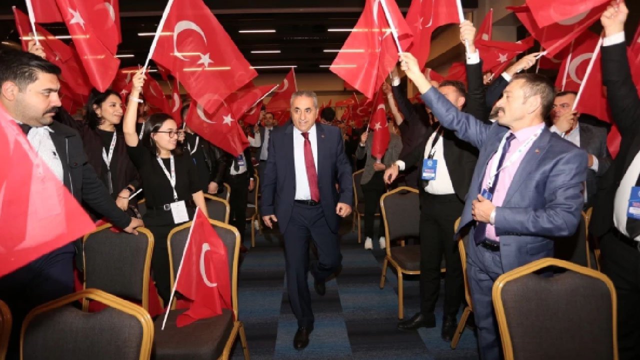 MHP’ye yakın sendika üyeleri: Geçinemiyoruz, kira yardımı yapılsın