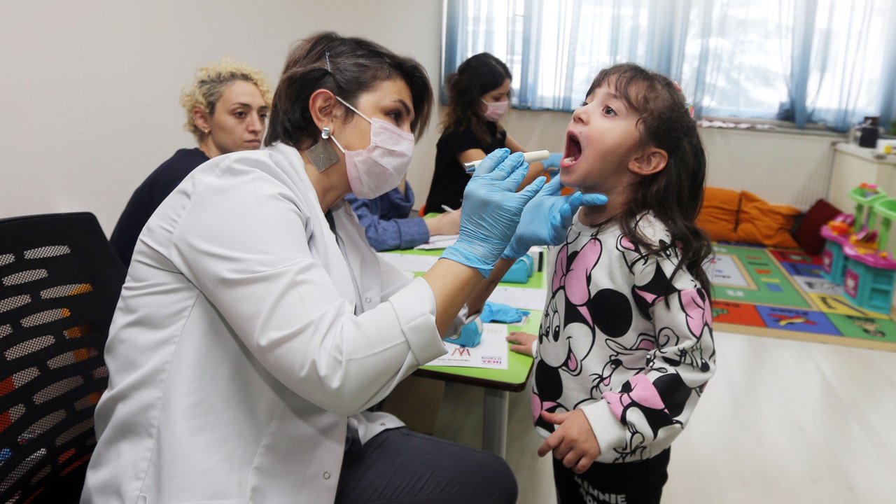 Ankara'da çocuklara ücretsiz diş taraması yapıldı