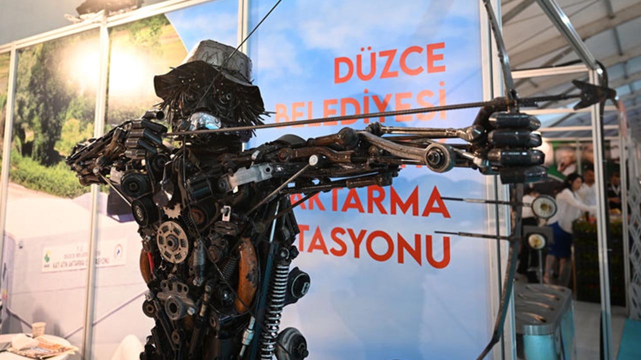 Hurda atıklardan yapılan robot Ankara’da görücüye çıktı