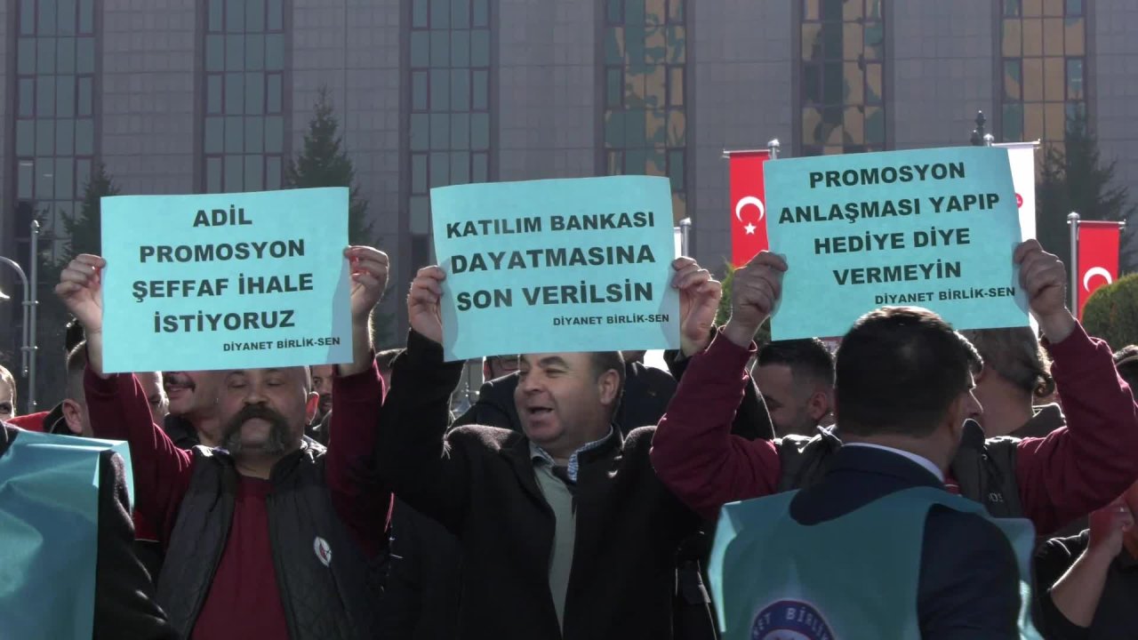 Diyanet Birlik Sen’den ilginç banka promosyonu eylemi