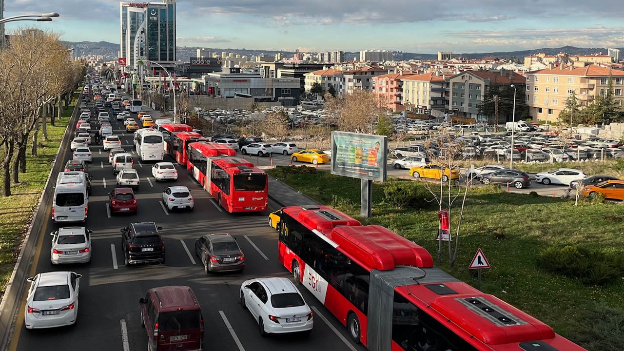 Ara tatil sona erdi: Ankara’da trafik yoğunluğu arttı