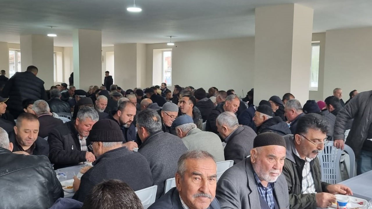 Muhtar öncülük etti: Karacahasan'da vatandaş yağmur duasına çıktı