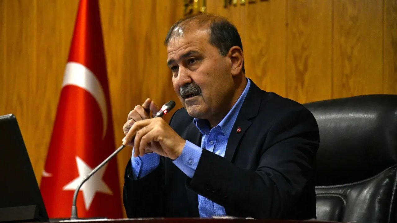 Mikrofonu açık unutan ABB Meclis Başkanvekili özür diledi