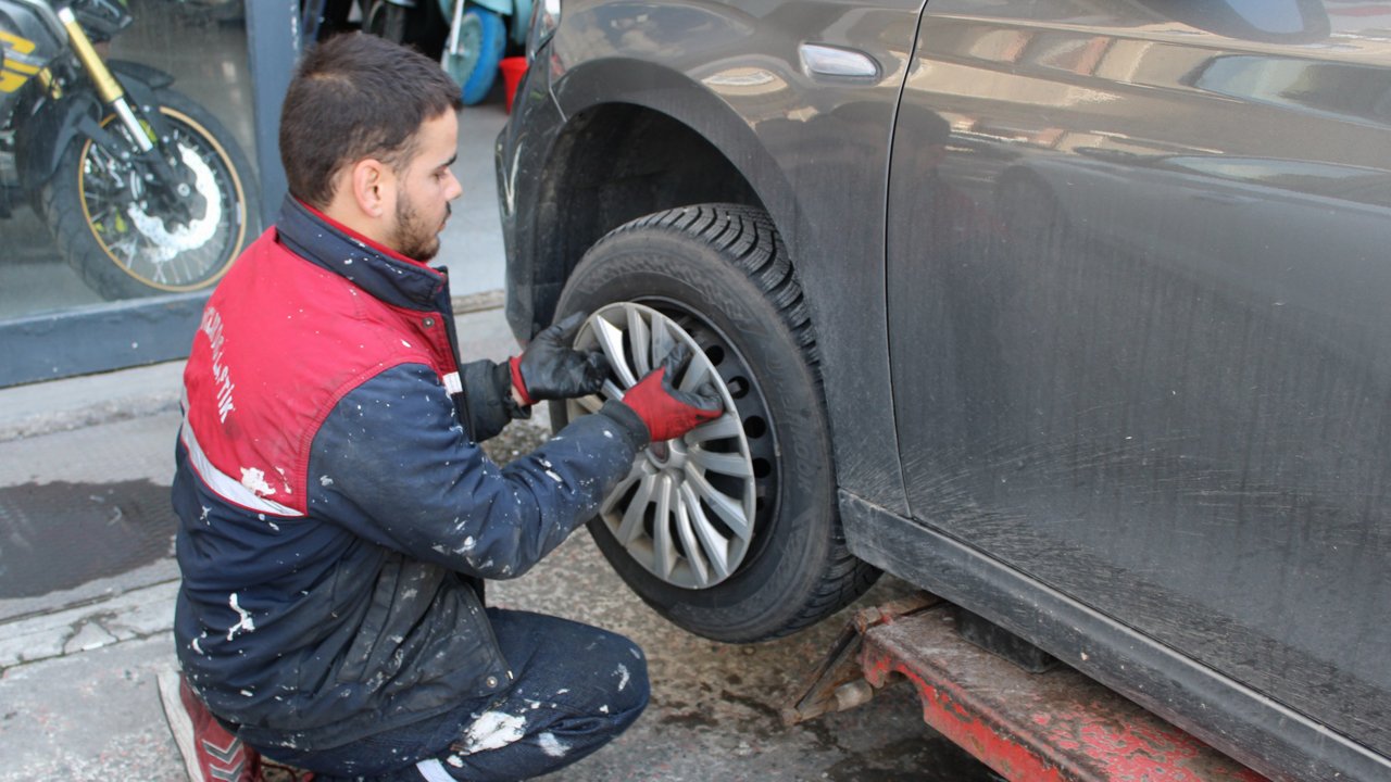 Zorunlu kış lastiği uygulaması bitti: Lastikçiler beklenen ilgiyi göremedi