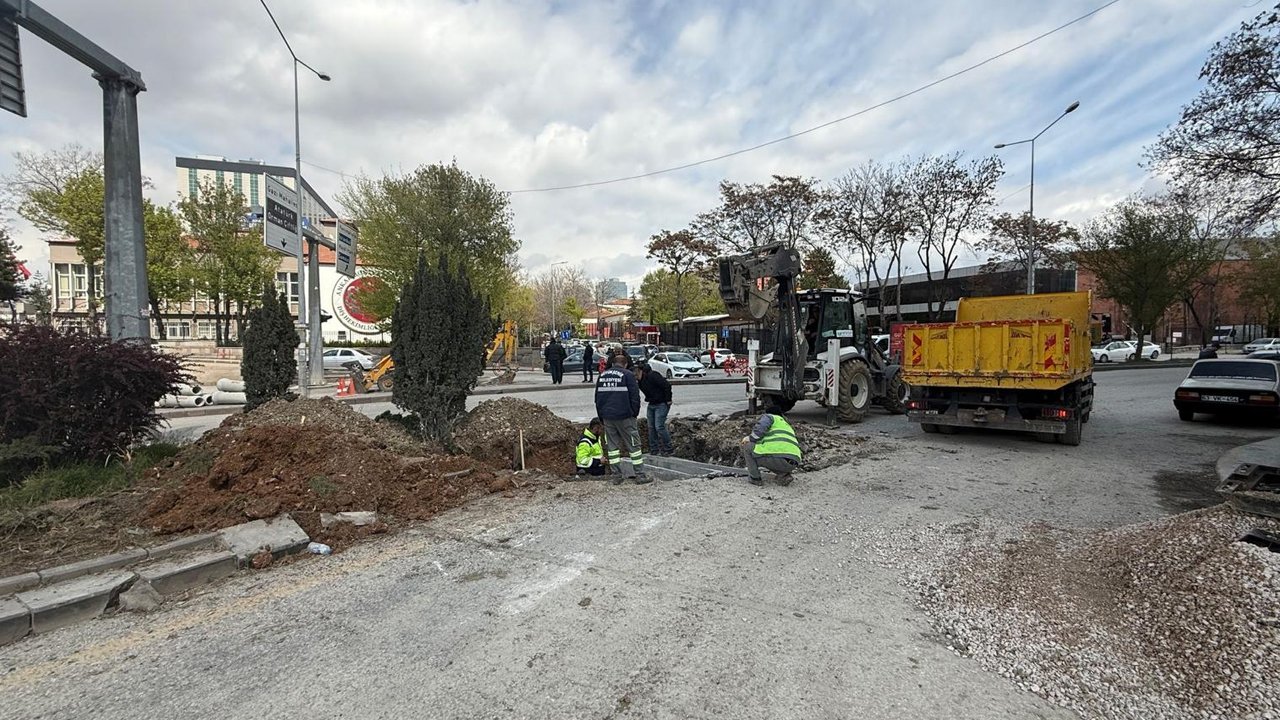 Aski’den Yenimahalle mesaisi: Izgaralar tek tek temizlendi