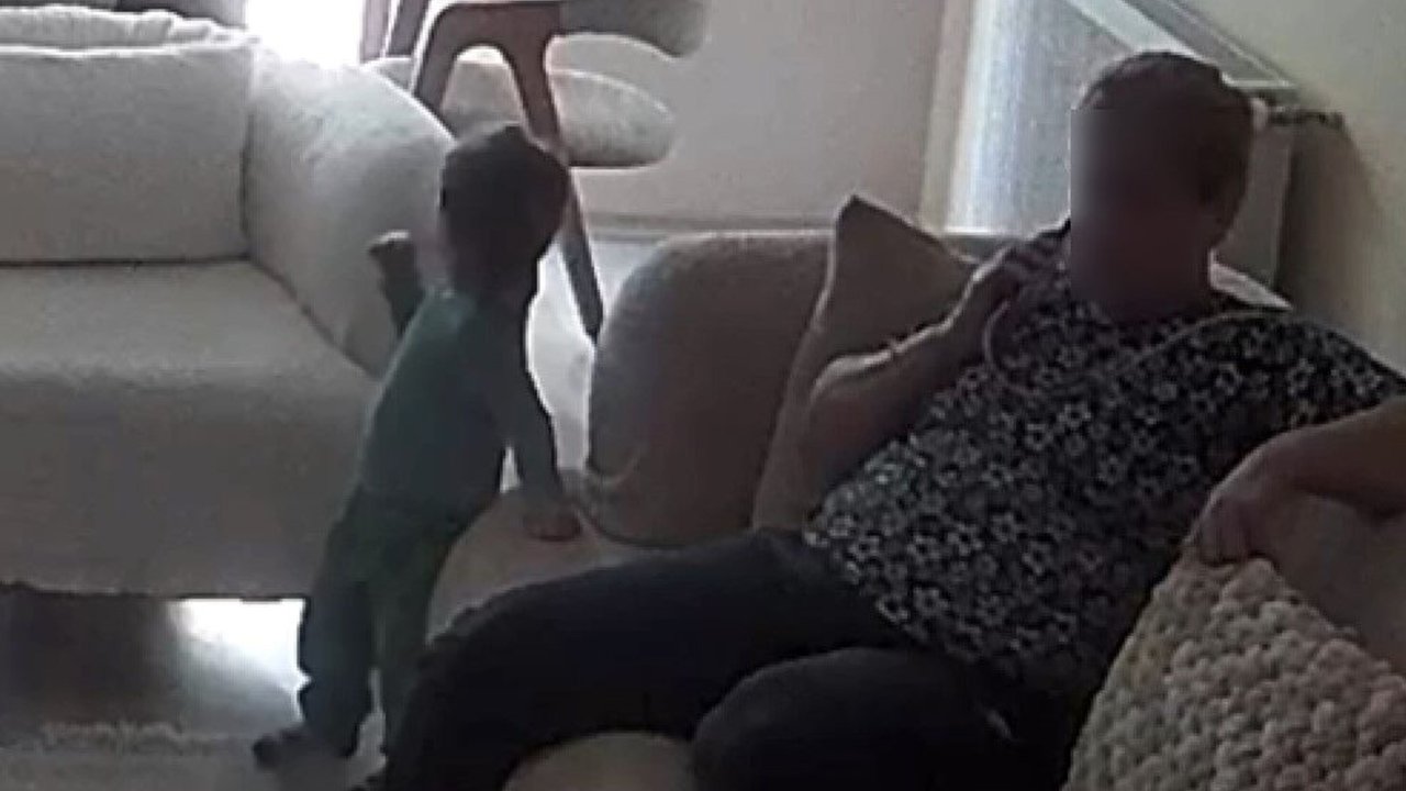 Şok şiddet kameraya yansıda: Vicdansız kadın tutuklandı