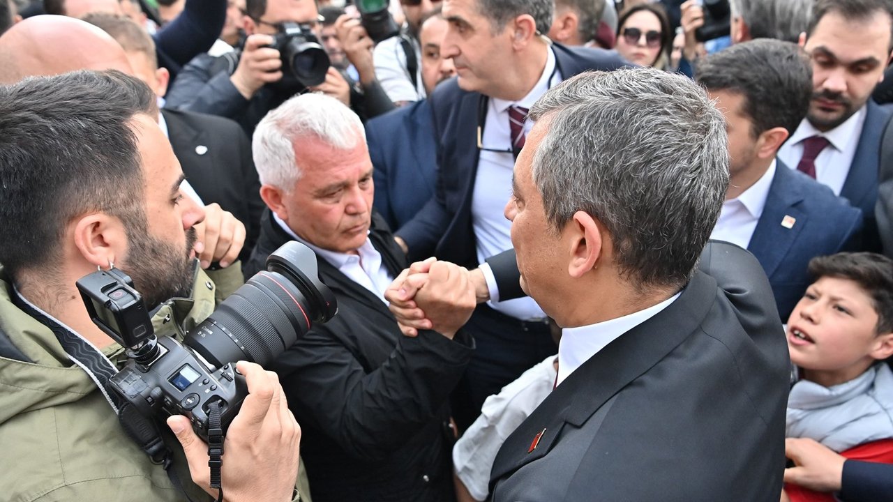 Mamak Belediye Başkanı Veli Gündüz Şahin, Özgür Özel ile bir araya geldi
