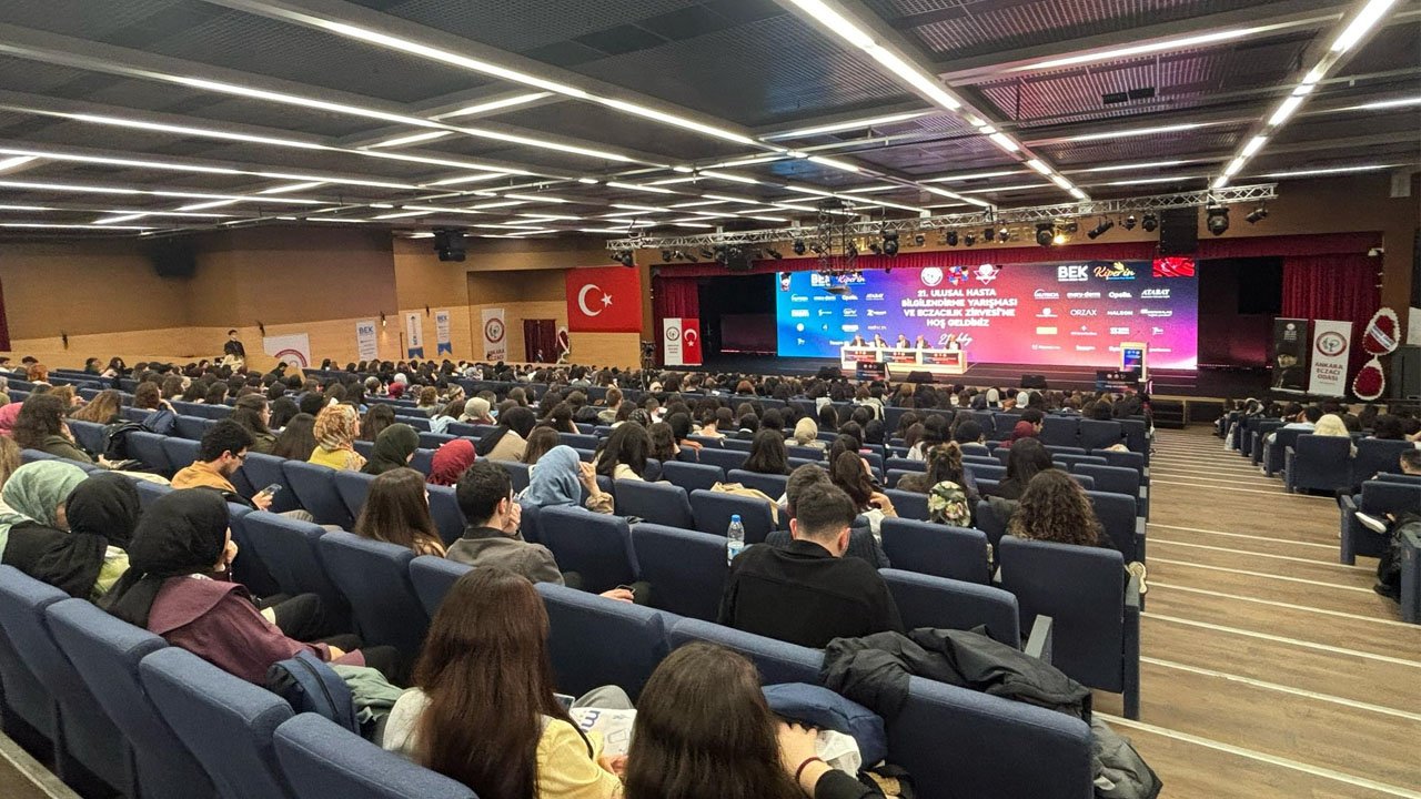 Ankara’da eczacılık zirvesi: Yol haritası masaya yatırıldı