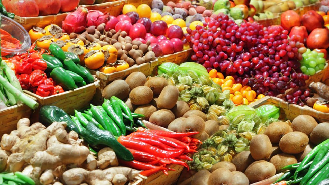 Nisan’da havuç fırladı, salatalık çakıldı!