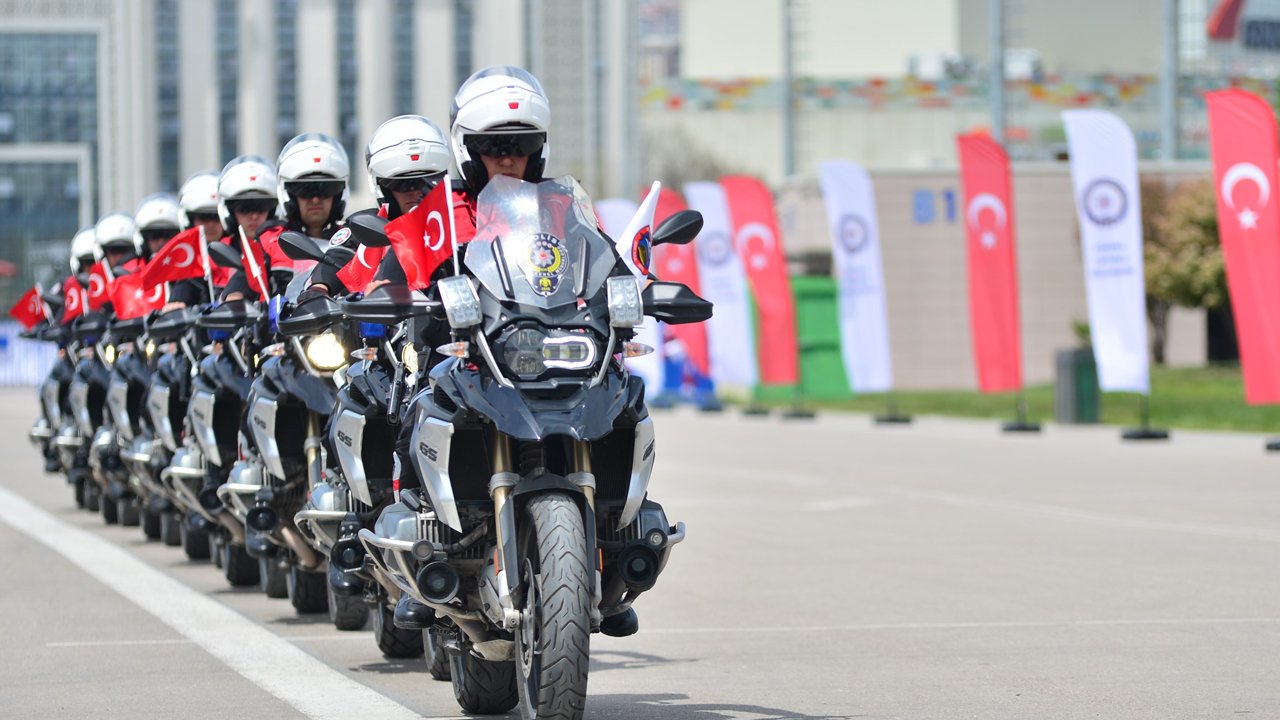 Yunuslar Ankara'da göreve başladı: Yaz boyunca huzur için sahada olacaklar