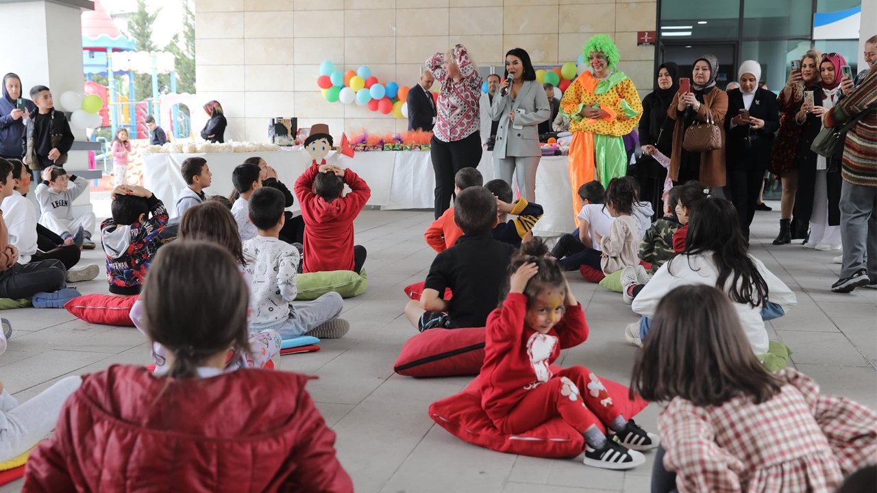 Etimesgut Güzelkent’te çocuklar buluştu: Sosyal yardım yapıldı