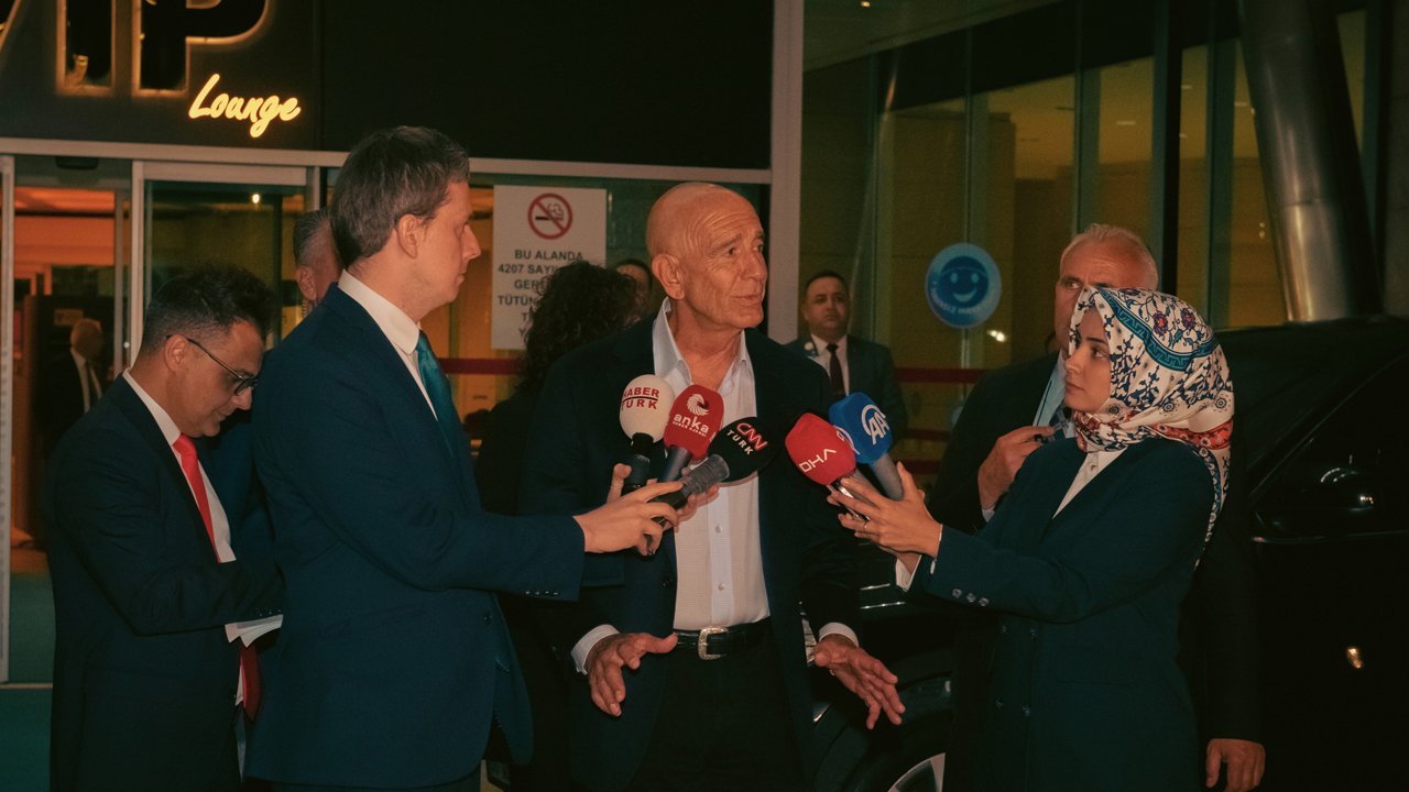 ABD’nin yeni Ankara Büyükelçisi Barrack mesaiye başladı