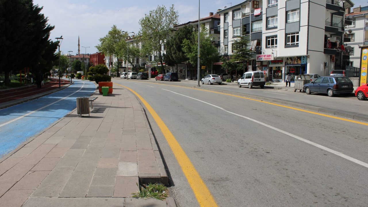 Muhtar Tahsin Çelik isyan etti: Araçlar beşik gibi sallanıyor