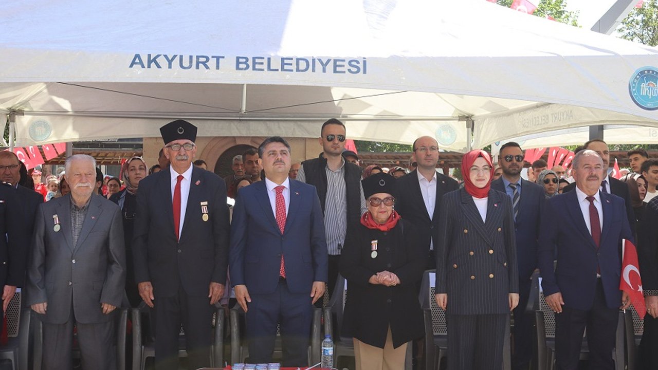 Akyurt’ta 19 Mayıs Coşkusu: Kaymakam ve belediye başkanı gençlerle yürüdü