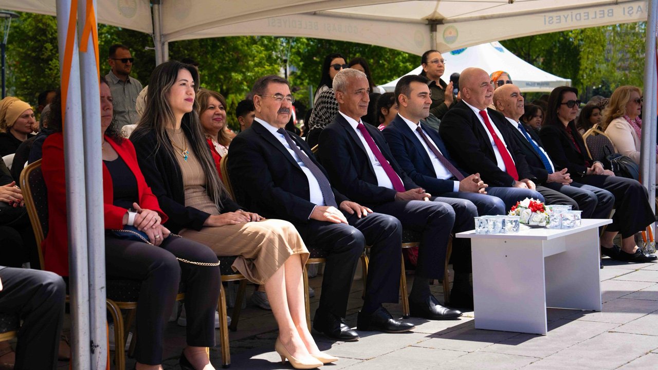 Gölbaşı'nda protokol Atatürk Sahil Parkı'nda buluştu