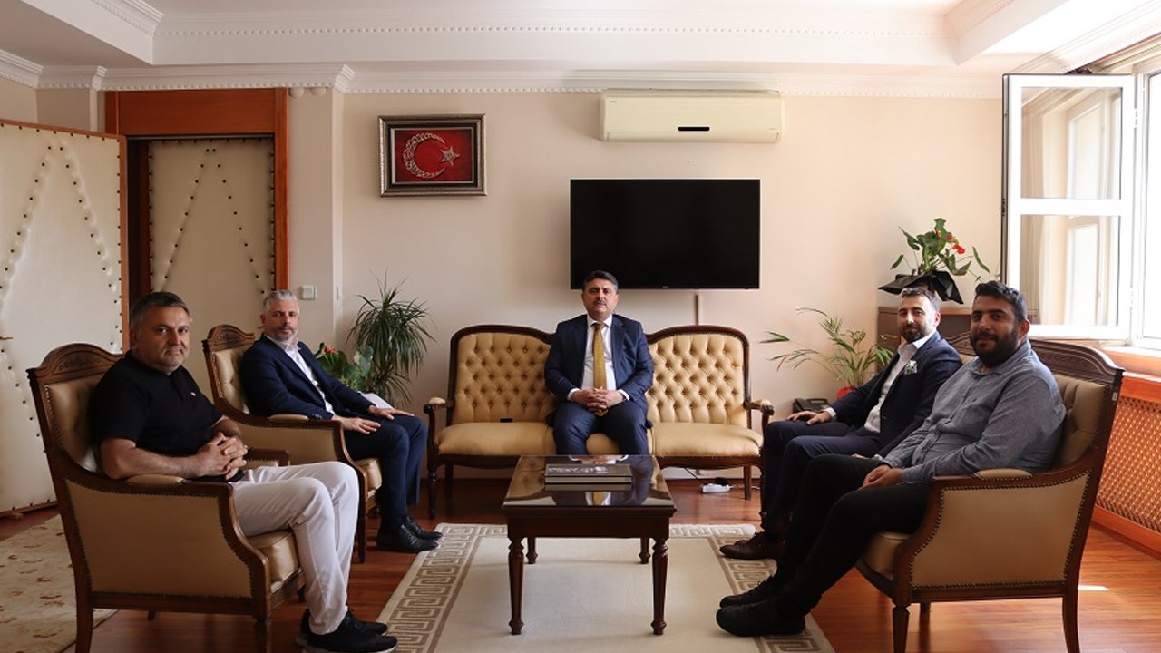 Malatyalı iş insanları Akyurt Kaymakamı Mehmet Tunç’u ziyaret etti