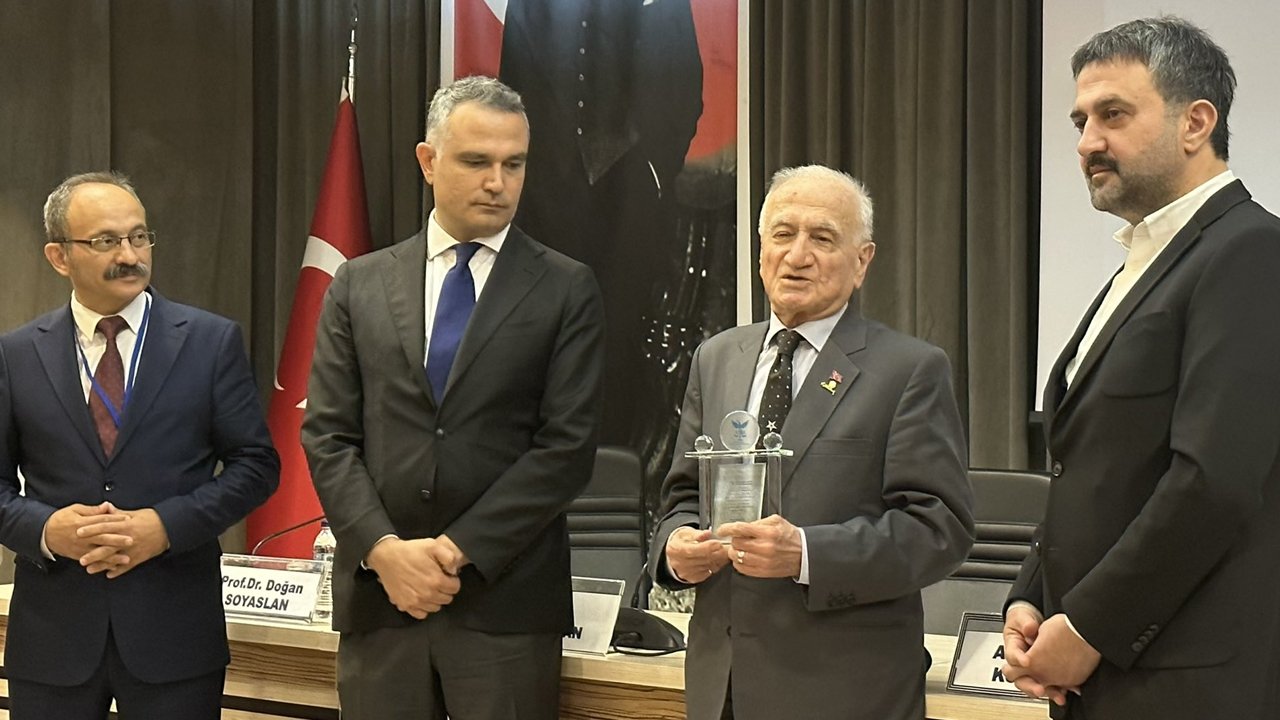 Ankara’da “Bağımsız Yargı ve Özgür Hukuk Bilimi” sempozyumu düzenlendi