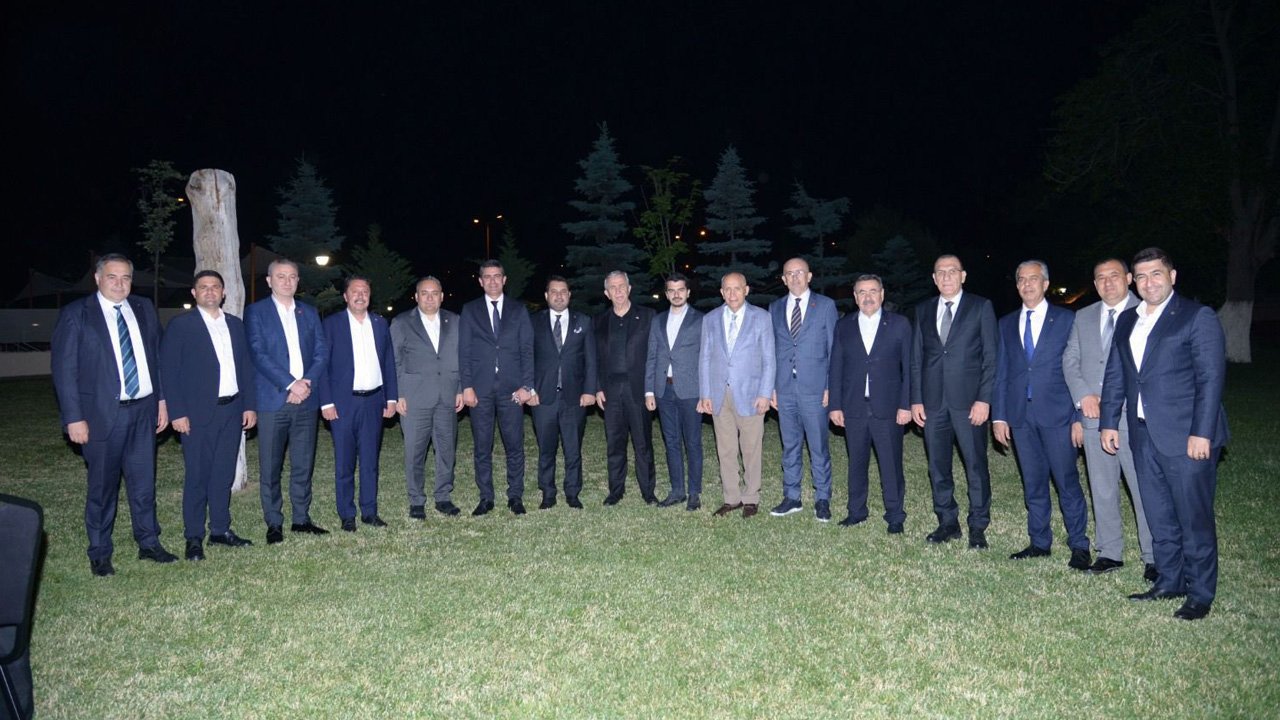 Ankaralı belediye başkanları Kahramankazan’da buluştu