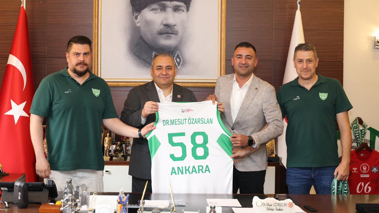 Bağlumspor TBL 2. Lig'e yükseldi: Başkan Özarslan'dan tebrik