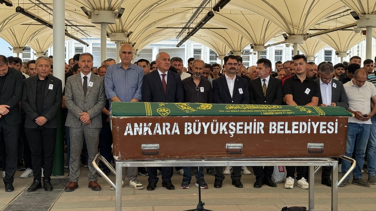 Sincan Kaymakamı Levent Kılıç Alperen Bayraktar'ın cenazesine katıldı