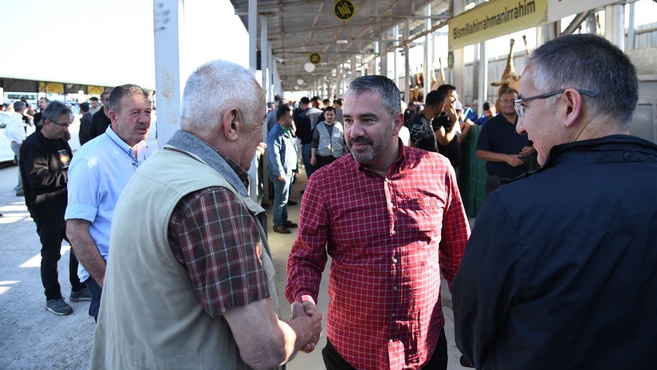 Pursaklar Belediyesi örnek oldu: Bayramda hijyenik hizmet
