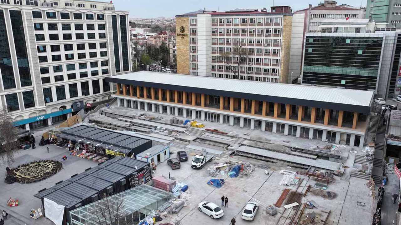 Zafer Meydanı’nda çalışmalar sürüyor: Büyükşehir ekipleri sahada