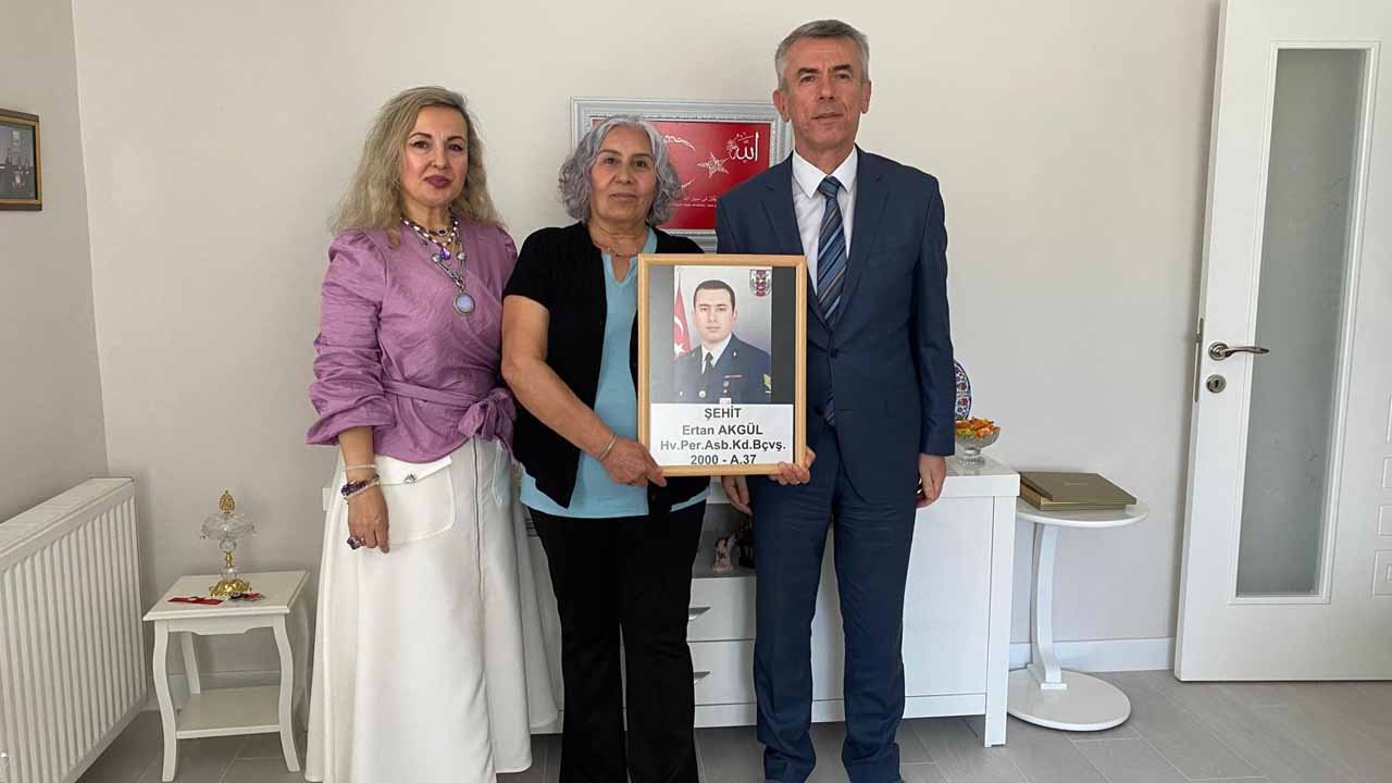 Mamak Kaymakamı Ali Sırmalı’dan şehit annesine ziyaret