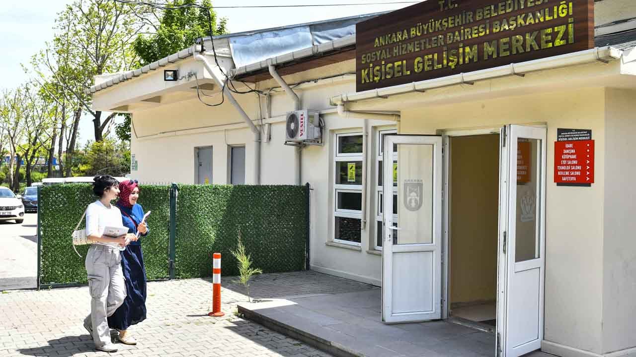 Gençlere müjde: Ankara Büyükşehir Demetevler’de destek merkezi açtı