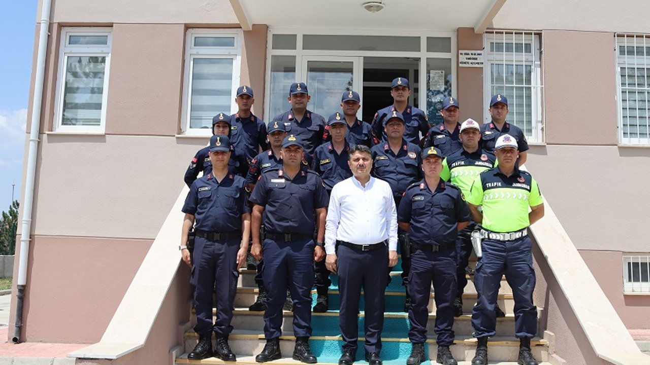 Ankaralı Kaymakam emniyet personeline veda etti