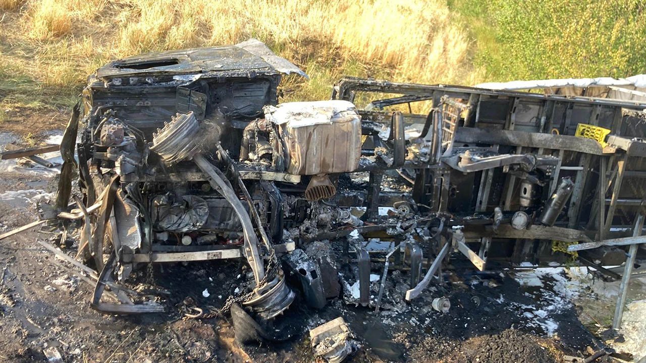 Feci kaza: Köprüden şarampole devrildi, alev alev yandı