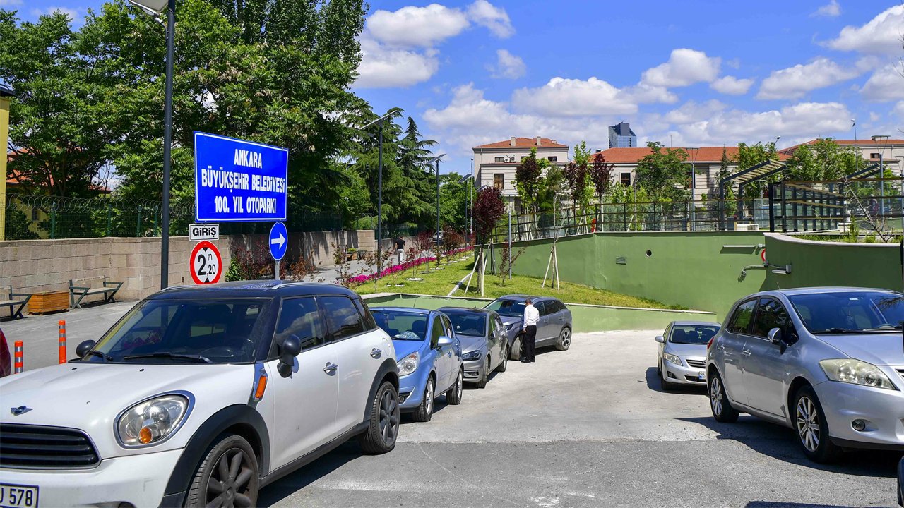Ulus trafiği rahatlayacak: 208 araç kapasiteli otopark açıldı