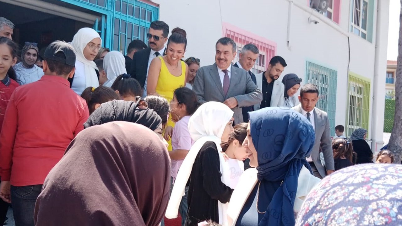 Bakan Tekin Altındağ’da