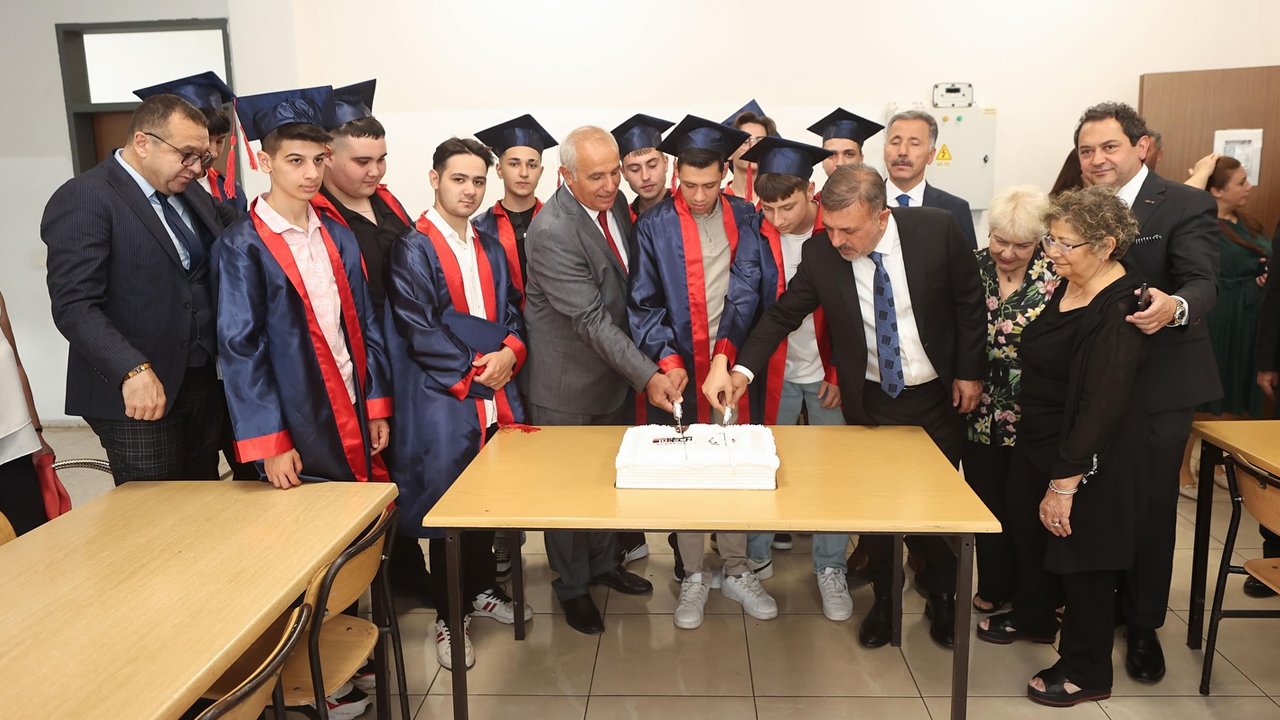 Sincan’da eğitim ve sanayi el ele: Mezuniyet töreni yapıldı