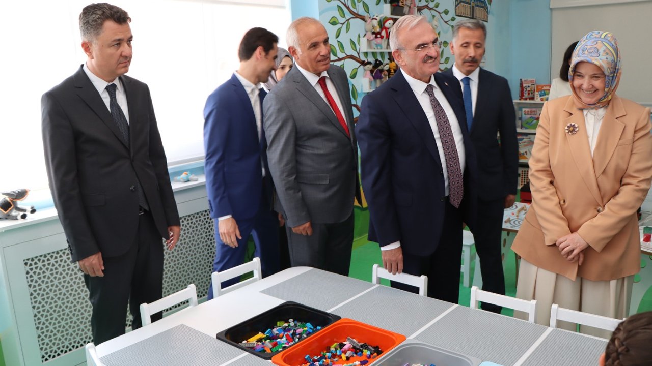 Sincan'da Filistinli çocuklar anısına kütüphane ve oyuncak bahçesi açıldı