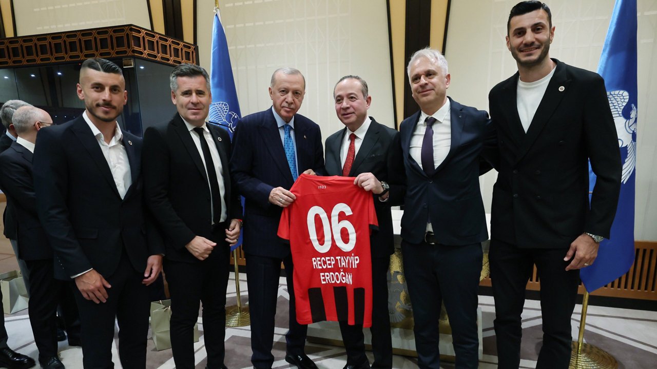 Cumhurbaşkanlığı Külliyesi’nde buluşma: Erdoğan Gençlerbirliği'ni kabul etti