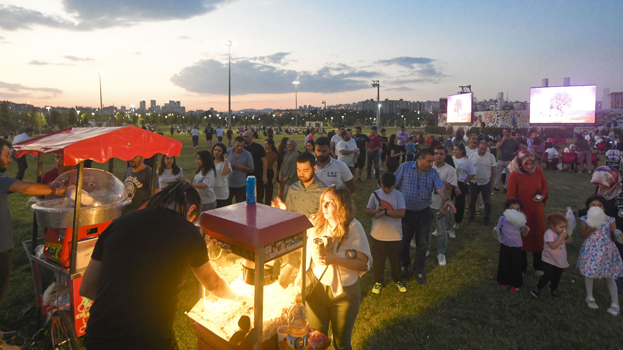 “Yeşilçam Geceleri” Filiz Akın anısına Ankara’da başlıyor