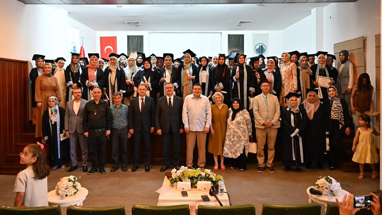 Altındağ’da 90 kadın okuma yazma kursunu tamamladı