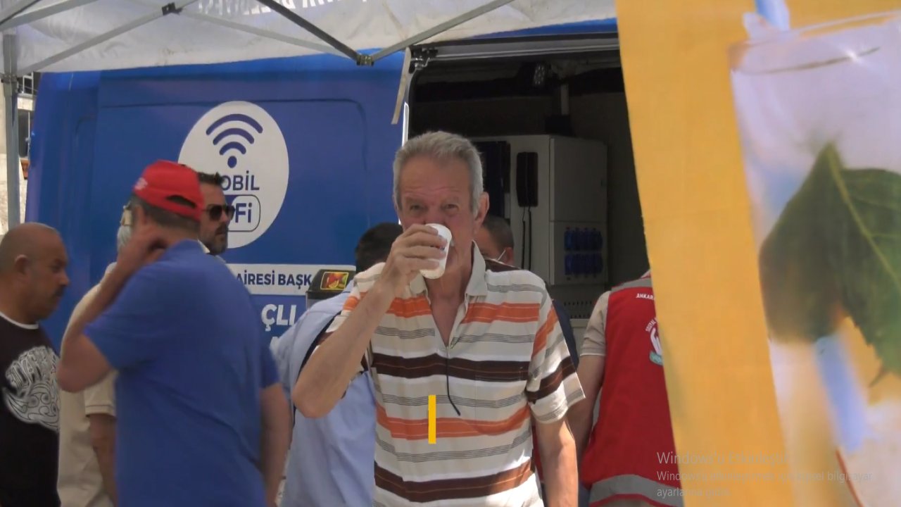 ABB Kızılay ve Ulus’ta halka ücretsiz limonata dağıtıyor