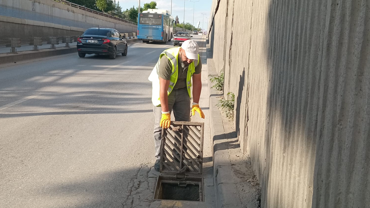 ASKİ ekipleri Altındağ’daki alt geçitleri tek tek kontrol etti