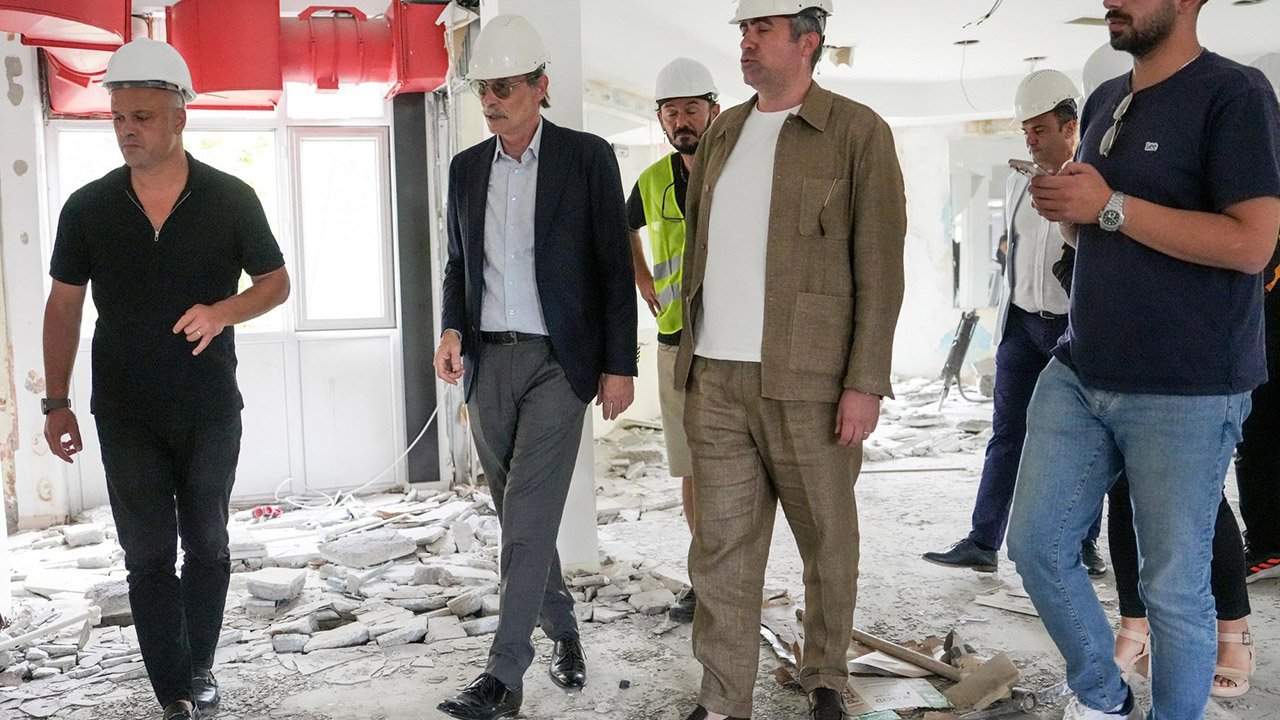 Tadilat başladı: Yunus Emre Kültür Merkezi güncelleniyor