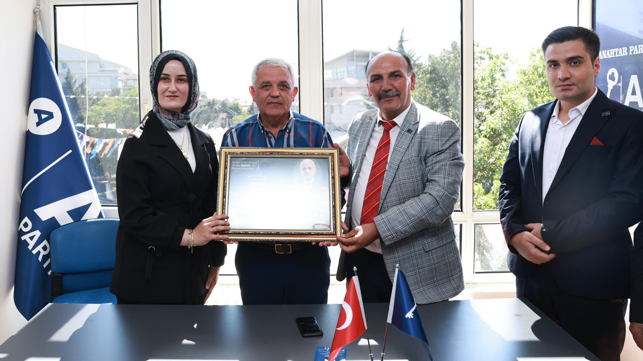 Mamak'ta Başkan, Anahtar Parti İlçe Başkanlığı’nı ziyaret etti