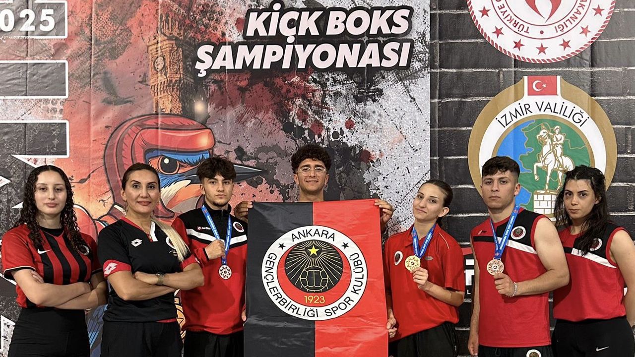 Gençlerbirliği kick boks takımı şampiyonadan 5 madalya ile döndü